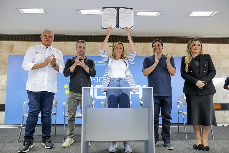 Capa da notícia: Pró-Jovem Digital: GDF lança capacitação para mais de 4 mil jovens em situação de vulnerabilidade